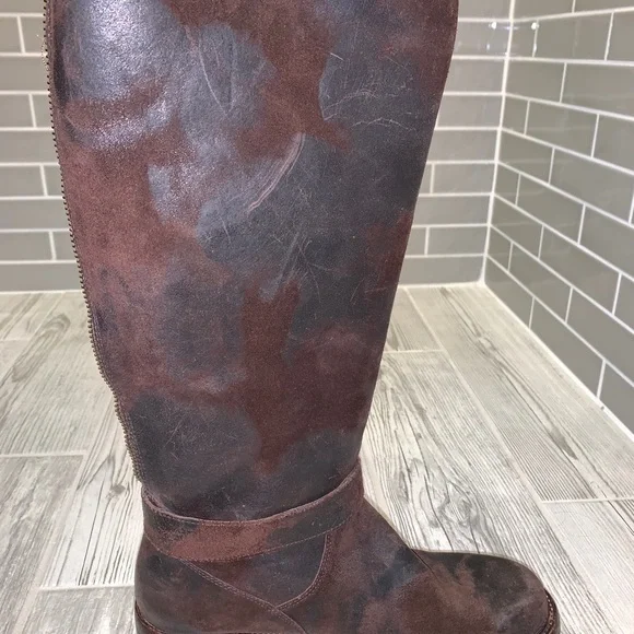 Women’s Donald J Pliner Vintage suede boots - Picture 9 of 15